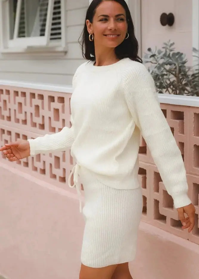 Essential White Knit Jumper - Elegant Women's Fashion: Dresses, Tops, Knits, Hats, Handbags & More - Rose Tide