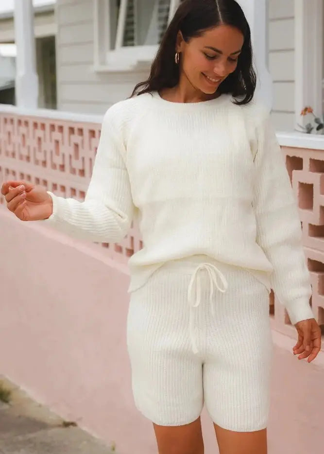 Essential White Knit Jumper - Elegant Women's Fashion: Dresses, Tops, Knits, Hats, Handbags & More - Rose Tide